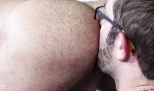 MenOver30 - Jay Donahue with Jake Morgan rough tongue kissing