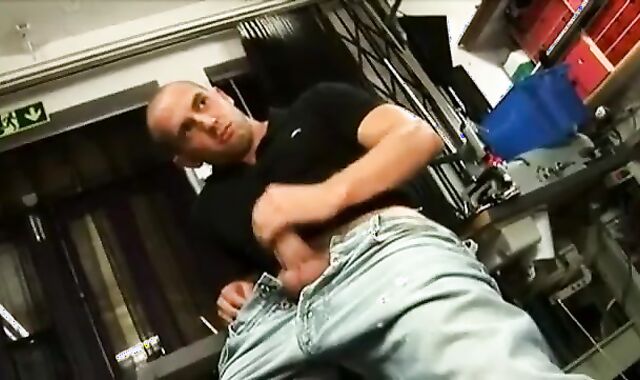 three-some De Hombres Calientes