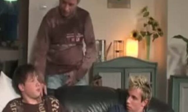 Parent Goes With 2 teenagers