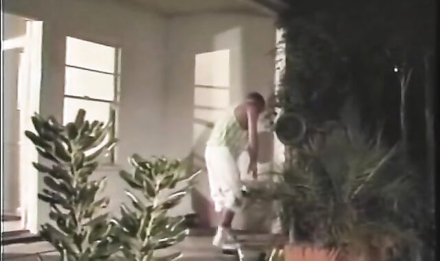 Dont Kiss Me Im Straight - Vignette 1