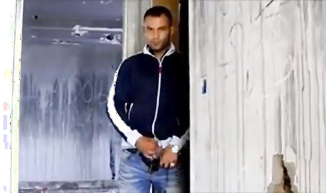 Vouyer pagou para ver macho gozar