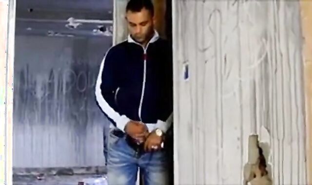 Vouyer pagou para ver macho gozar