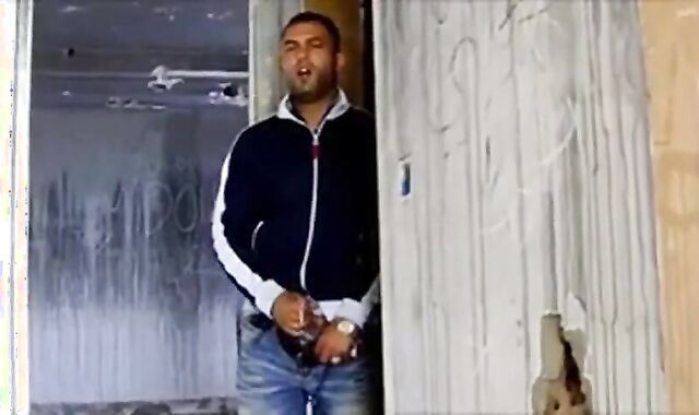 Vouyer pagou para ver macho gozar