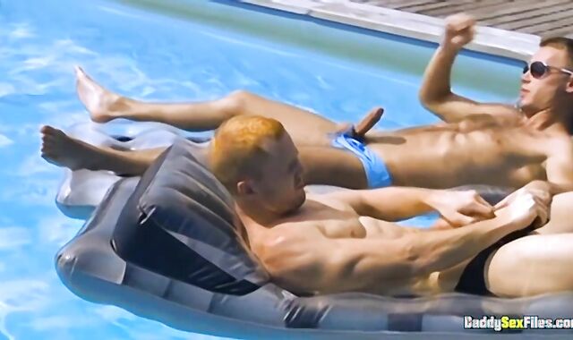 DaddySexFiles.com: Slickly-hairless jock Zach needs stiff romp