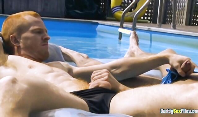 DaddySexFiles.com: Slickly-hairless jock Zach needs stiff romp