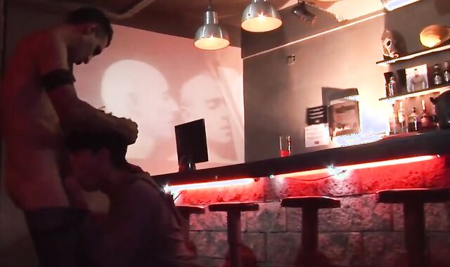 Daddy bonks lad In queer Club unprotected