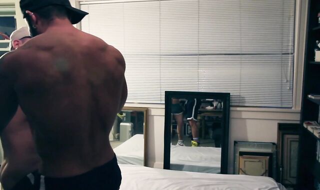 Muscle Daddies Have fun