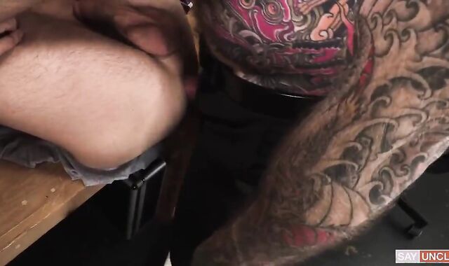 Faggot rump bang orgy gig in HD