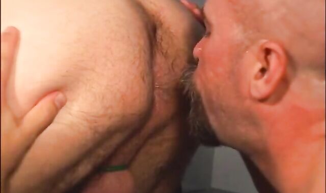 Sergeant acquires fellated by his new-cummer