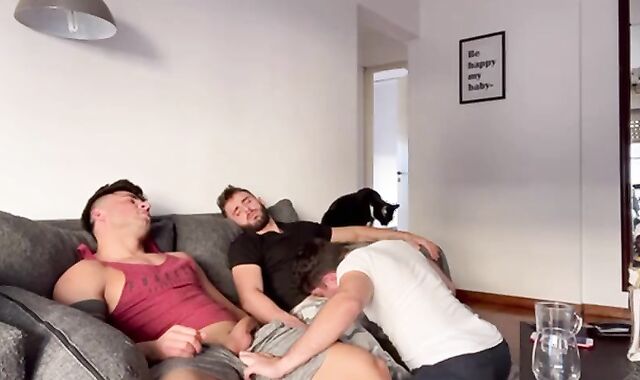 trio With two Tall teenagers