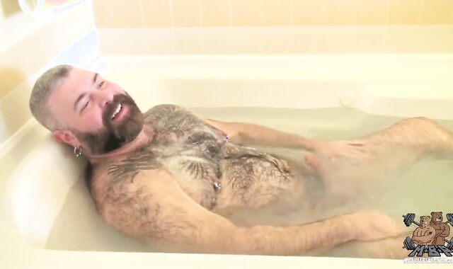 Rock-firm lovemaking in the tub