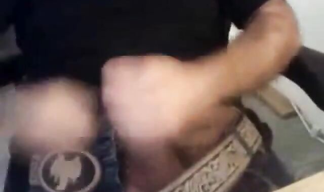 Maduro bonito e tesudo na  punheta