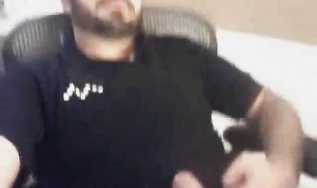 Maduro bonito e tesudo na  punheta