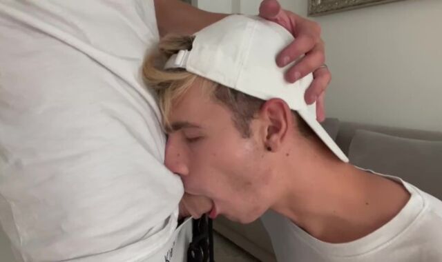 Skater Twink deep-jaws and plow the highly very first time