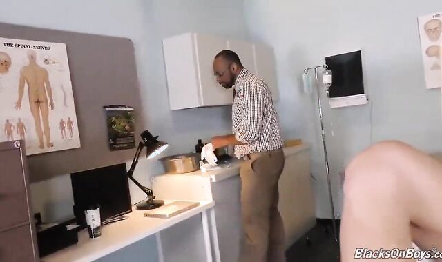 biggest dark Therapist bonks lusty White stud