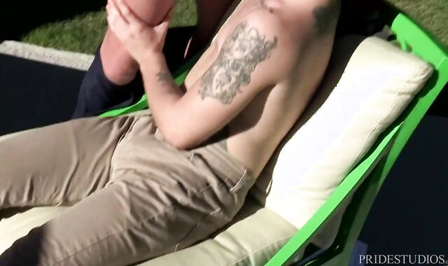 jiggly Daddy bonks twunk On bed