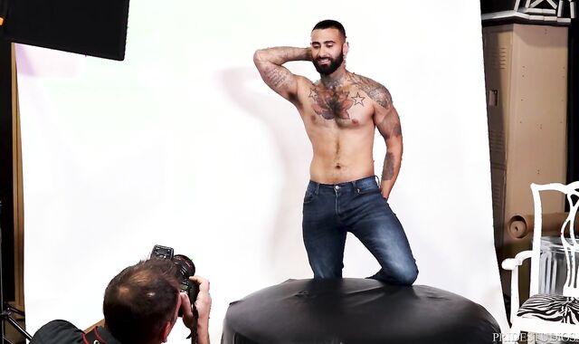 MenOver30.com: Nicely-shaped and pierced Joe Parker mouth fuck