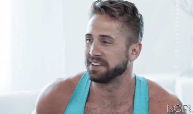 NoirMale.com: Chocolate-colored hair Wesley Woods with american Deep Dic