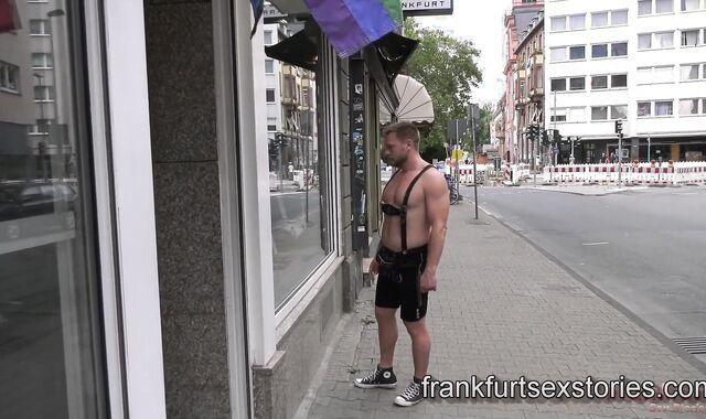 Frankfurt Plumb-a-thon Stories - Beefy Ralph show huge pink cigar