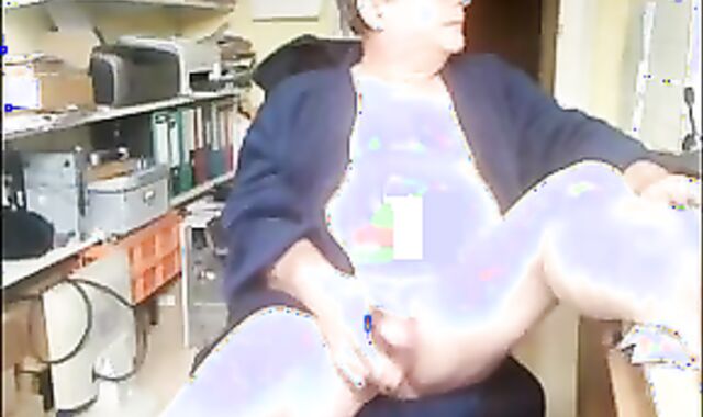 older dude love cream On webcamera