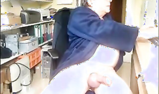 older dude love cream On webcamera