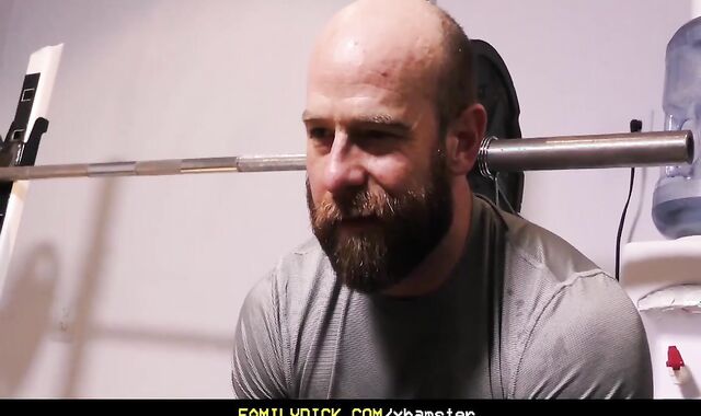 Daddy coach Helps train His twink To Take nude 10-Pounder