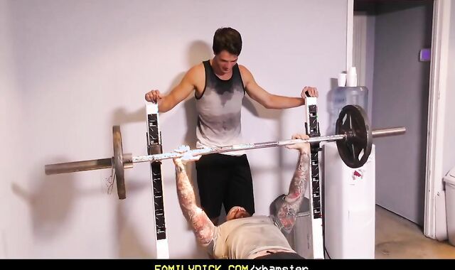 Daddy coach Helps train His twink To Take nude 10-Pounder