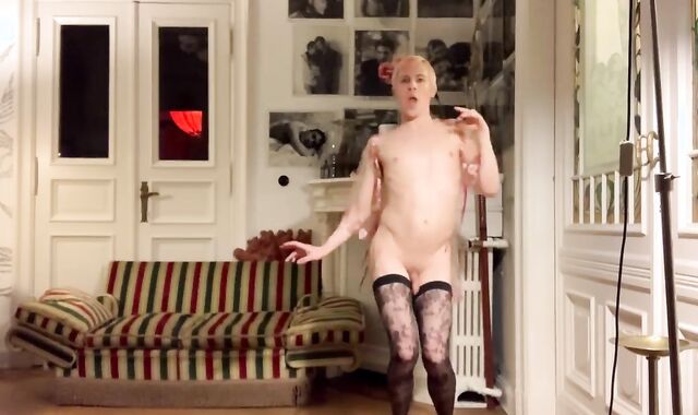 SISSY IS ALWAYS ANTSY FOR naked 10-Pounder