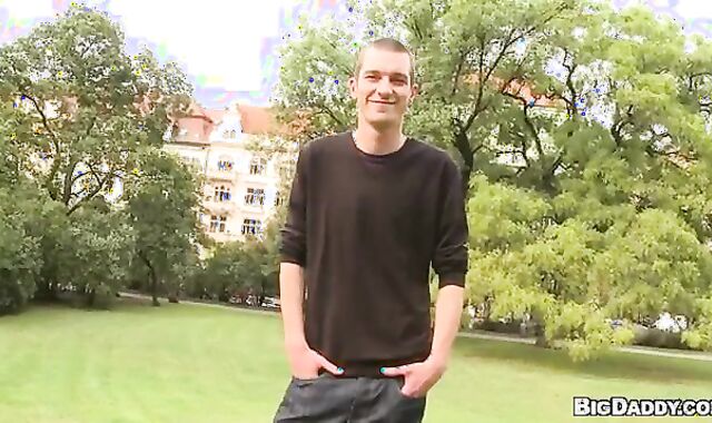 Can that twunk Handle This ample bone?