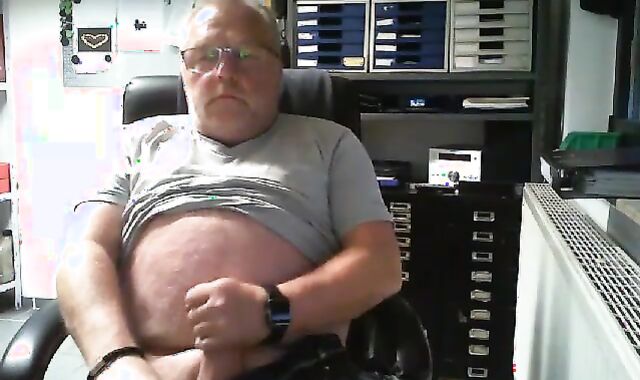 P2-Office dude - humongous love cream