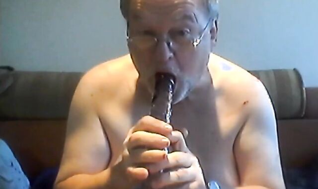 grandpa Have fun And gravy On webcam