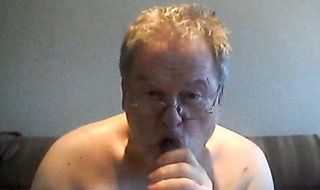grandpa Have fun And gravy On webcam