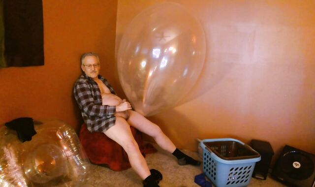 Balloonbanger 66) Part II - Parent Pounds humongous Plump And lengthy Balloons! Blows a flow And Blows a geyser!