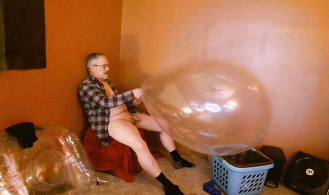Balloonbanger 66) Part II - Parent Pounds humongous Plump And lengthy Balloons! Blows a flow And Blows a geyser!