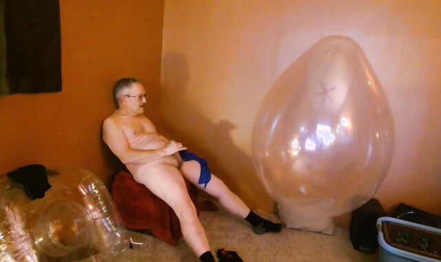 Balloonbanger 66) Part II - Parent Pounds humongous Plump And lengthy Balloons! Blows a flow And Blows a geyser!