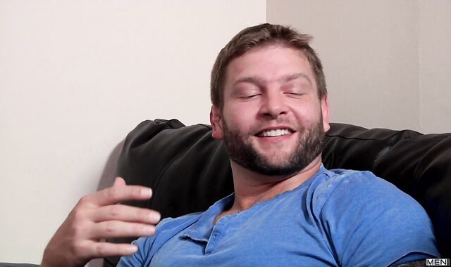 Daddy's Club - Bar Poke-out