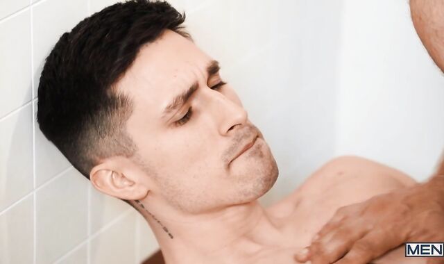 MEN.com: Kane Fox loves plumbed by meaty fellow-meat Brogan