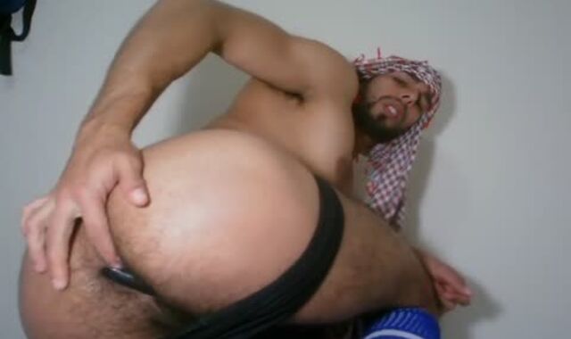 Arab chap With nasty Assplay