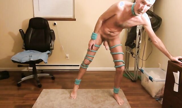 bare brown sphincter butt-plug Playtime