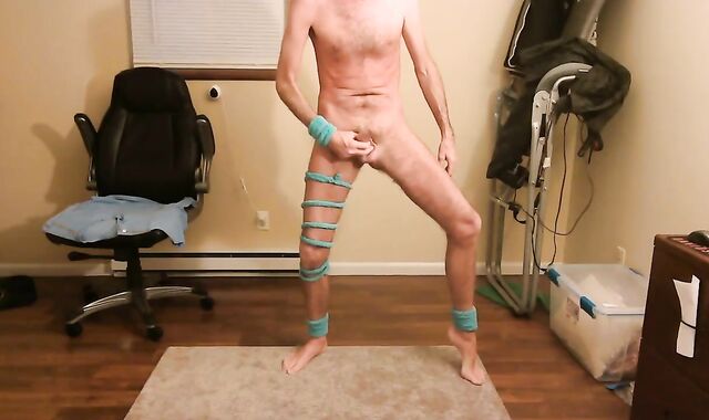 bare brown sphincter butt-plug Playtime