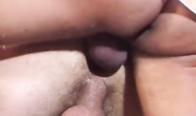 Chef pulverizes Dad Waiter unprotected