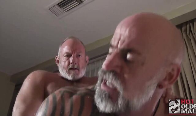 JOHNNY PIERCE AND NATE PIERCE SPIN screw