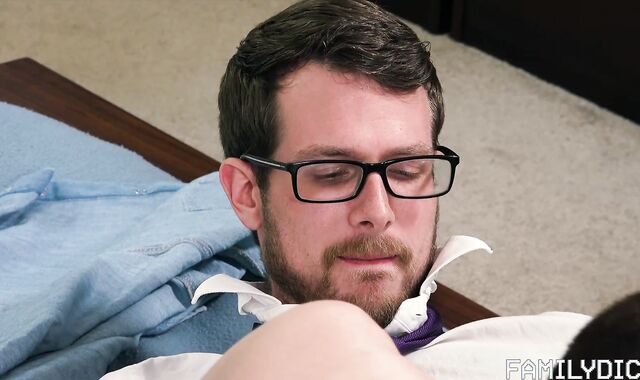 FamilyDick: Schoolteacher Alex Killian three-way hook-up episode
