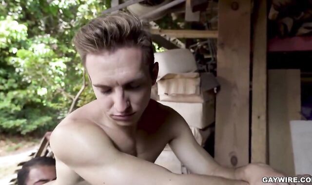 Inked mechanic guy-meat deep throating outdoors