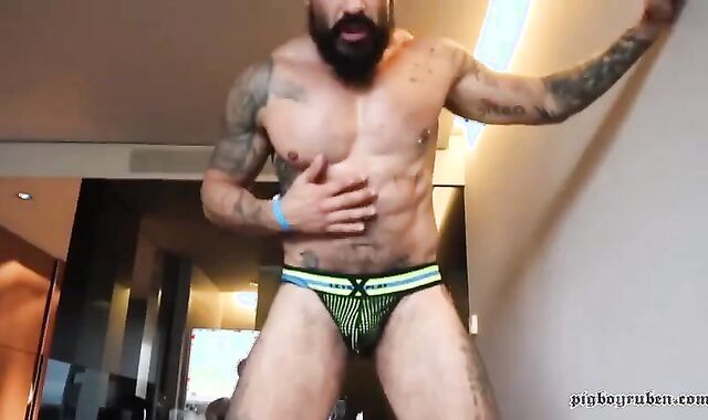 wicked Cumpigs. insatiable homosexual Hook-up