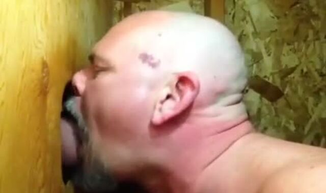 GuysKissingBearSuck