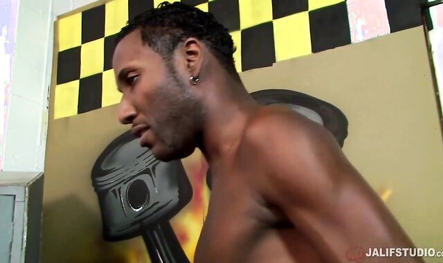 JalifStudio - Muscle ball-sac Jd Daniels fellating jizm-pump