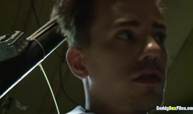 DaddySexFiles.com: Seth milking uncut knob