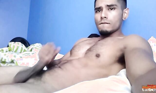 BarebackLatinoz: Fox alongside Damian stroking in the bed
