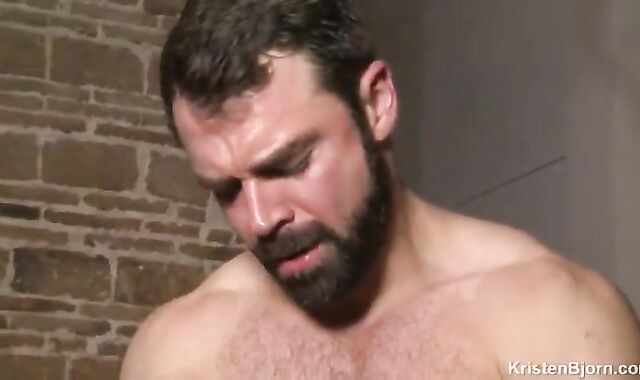 men - Jose Quevedo & Stephan wet